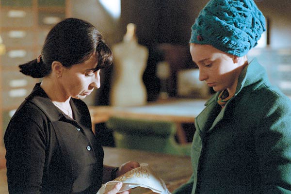 Sc�ne de Brodeuses. Ariane et Lola