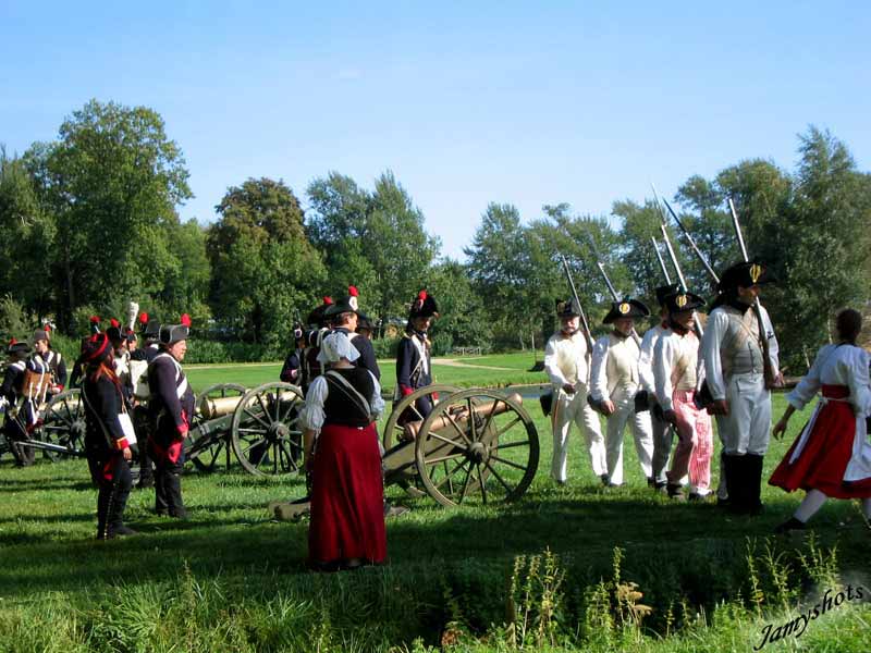 Lassy, reconstitution d'une bataille sur le domaine du C.E Air France.