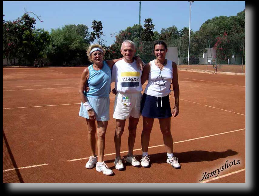 Le repr�sentant d'une marque de Vitamines