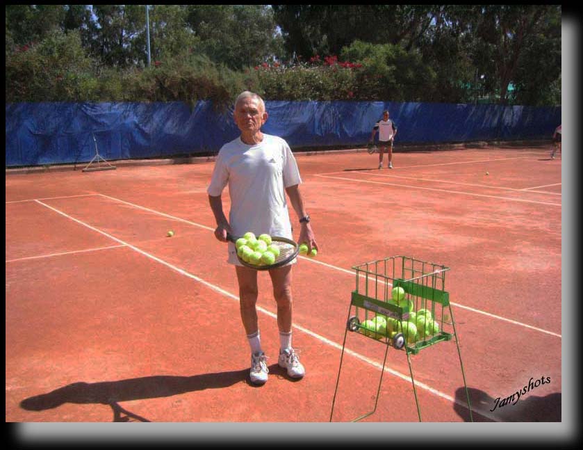 Alain ramasse les balles