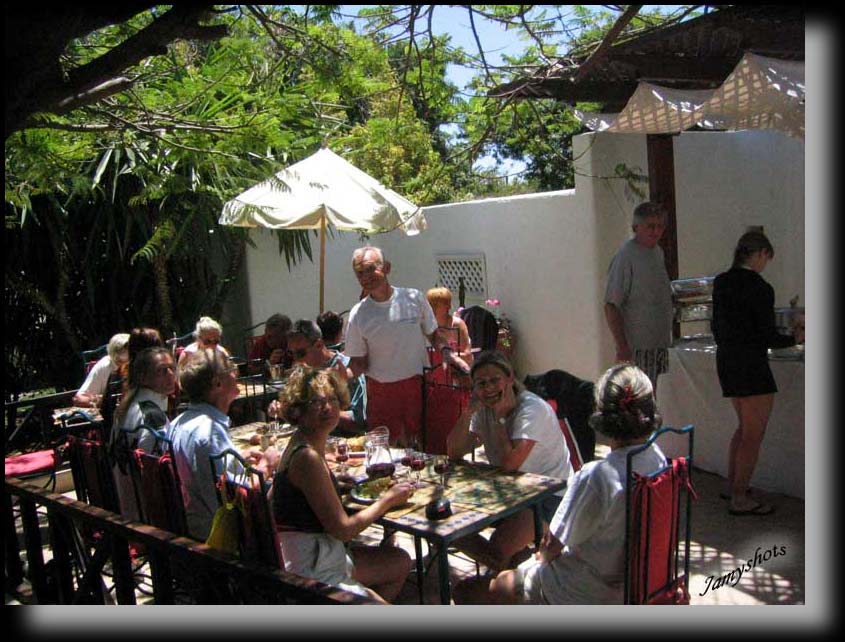 D�jeuner sous les flamboyants