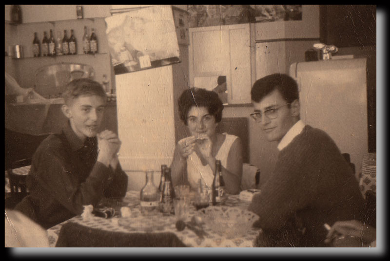 Chantal Millac entour�e de Perez et Trottet