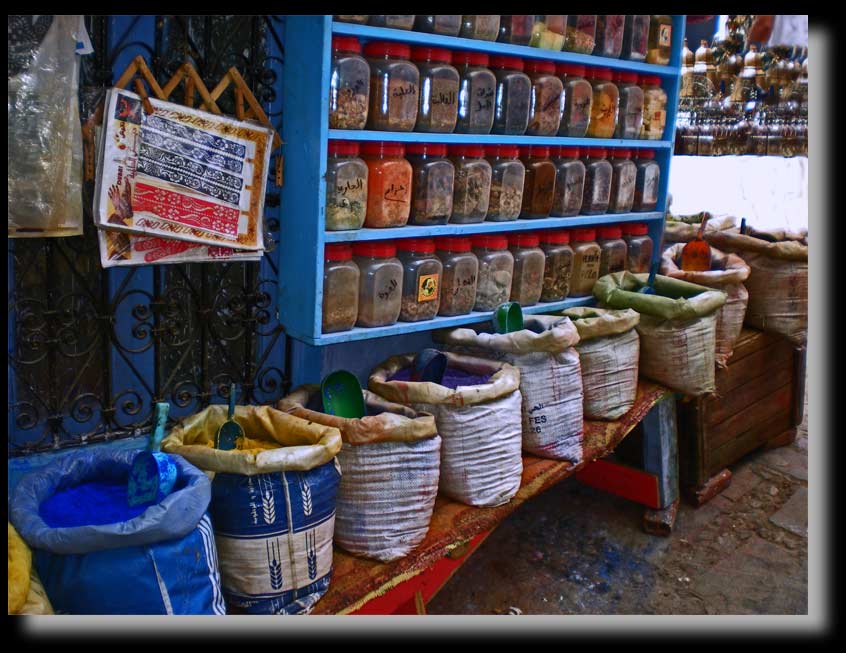 Ruelle de Chefchaouen. Photo Yanita Delpias Meunier. (New Cal�donia)