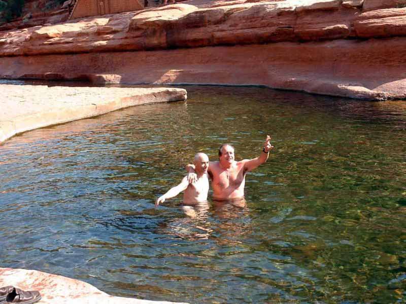 Michel Moisson et Jean-Melchior dans Coconico River.