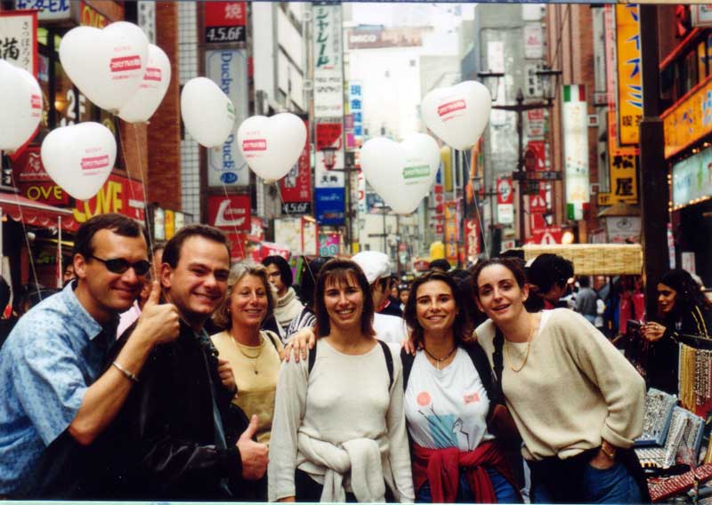 Patrick,Marc,Danielle,S�verine,Caroline et Anne dans Chibuya � Tokyo