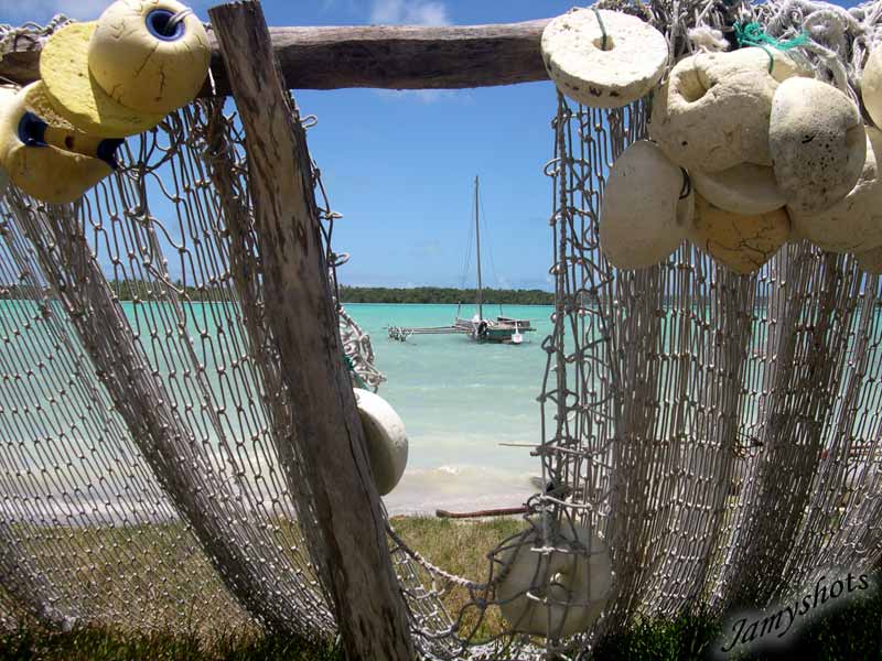 Pirogue prise dans les filets