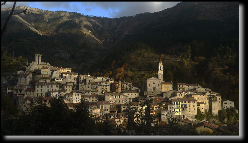 Lumi�re du soir sur le village