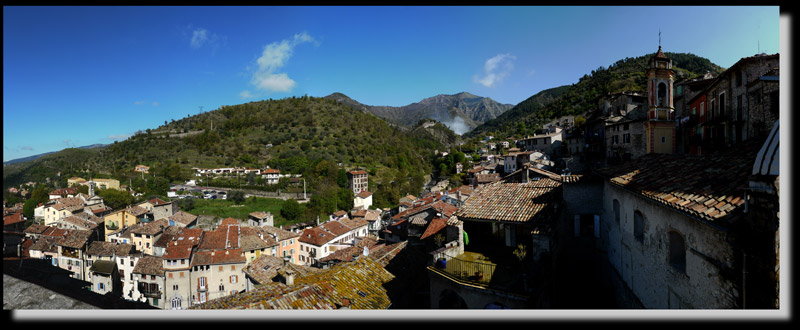 Vue panoramique du village depuis le parvis de l'�glise