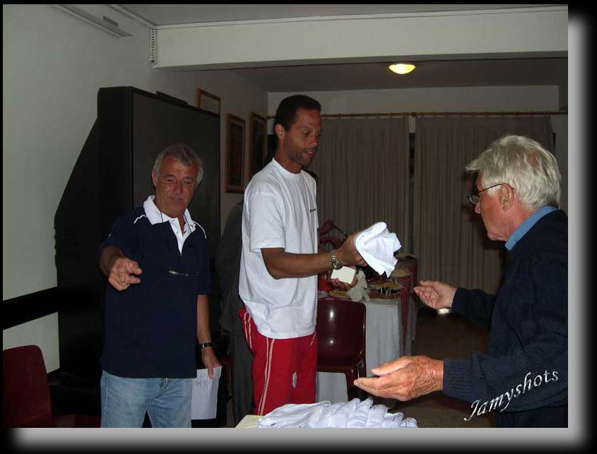 Remise du prix � Christophe Akono