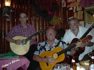 Jean-Melchior et des musiciens d'Alfama � Lisbonne