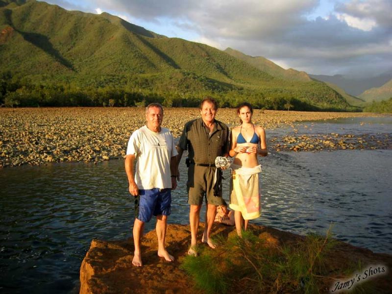 Fanny, Christian et Jamy au bord de la Ouenghi