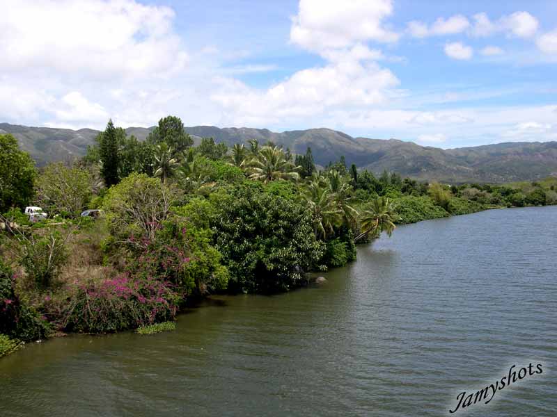 Les rives du fleuve Diahot