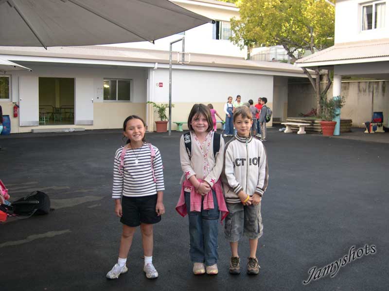 Deux camarades de classes � ma rencontre.