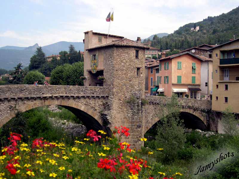 Le vieux pont sur la Bevera