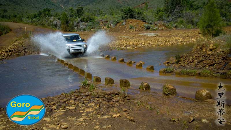 Christian sur les routes de Goro Nickel.
